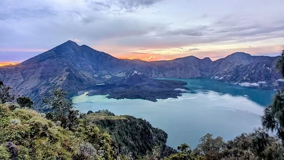 trek mount rinjani